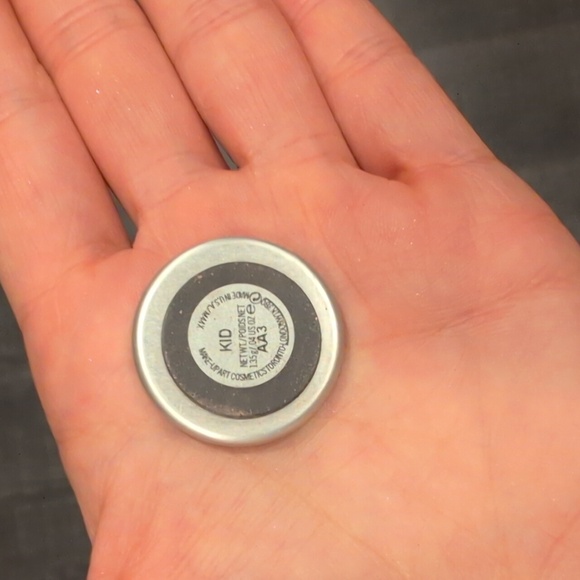 MAC kid Eyeshadow Refill Swatched But Not Used - Picture 3 of 3